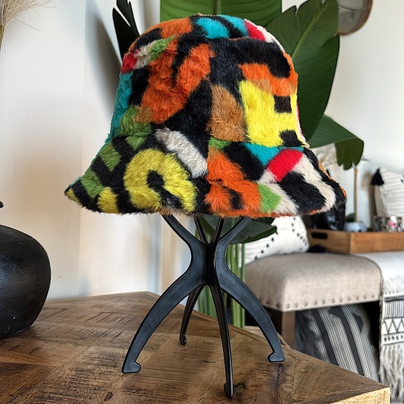 NWT🦄🌈Faux Fur Multi-colored Bucket Hat🌈🦄 - Picture 4 of 11